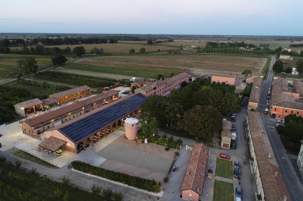 Agriturismo Pizzavacca Villanova sull'Arda Экстерьер фото